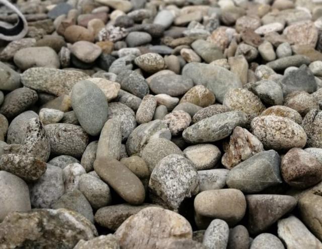 Галька речная пестрая (20-40 мм.)  купить в Калуге от производителя, без посредников
